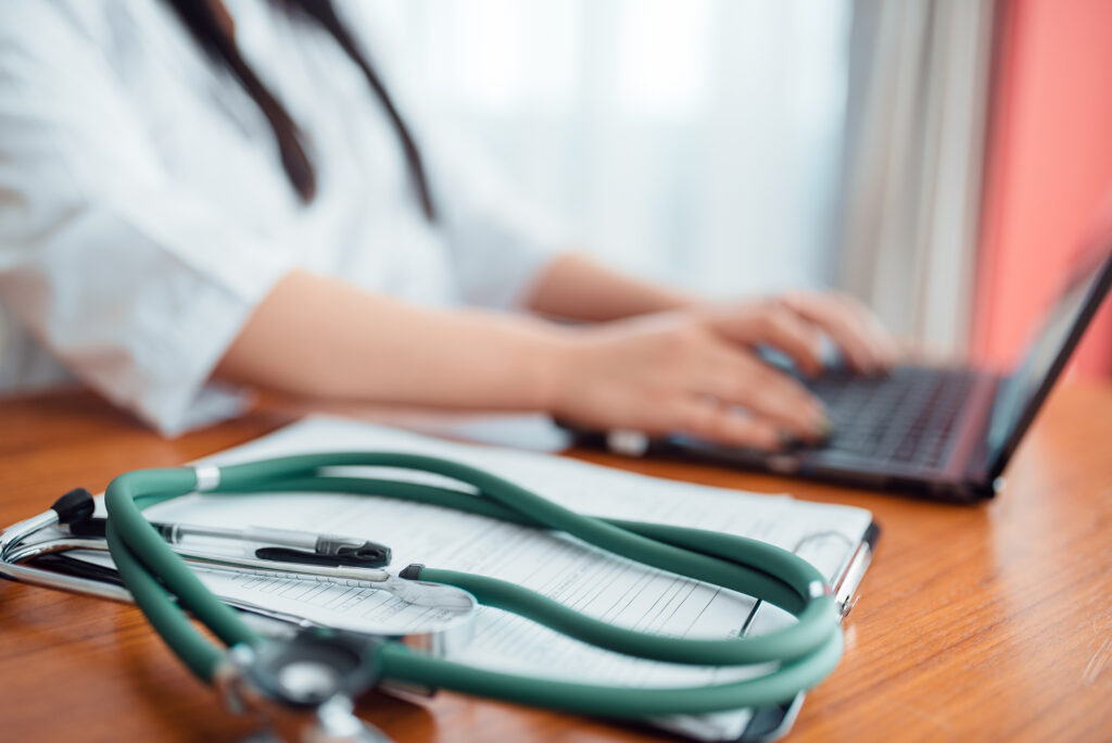 /Doctor%20Laptop%20Stethescope